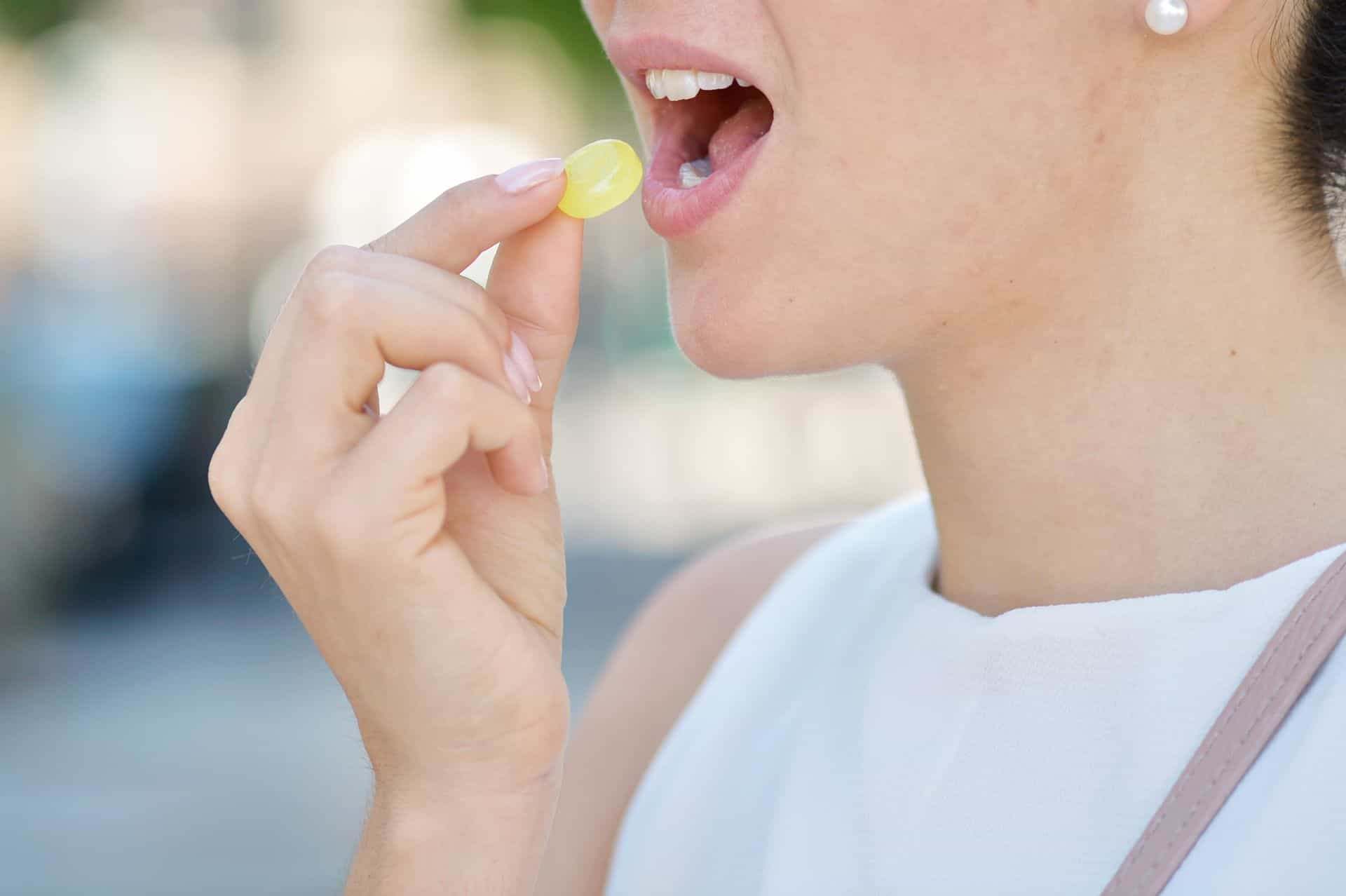 Qué tomar para el dolor de garganta al tragar